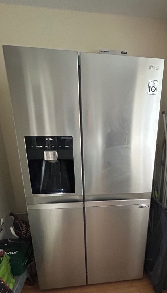 LG Freestanding American Fridge/Freezer 