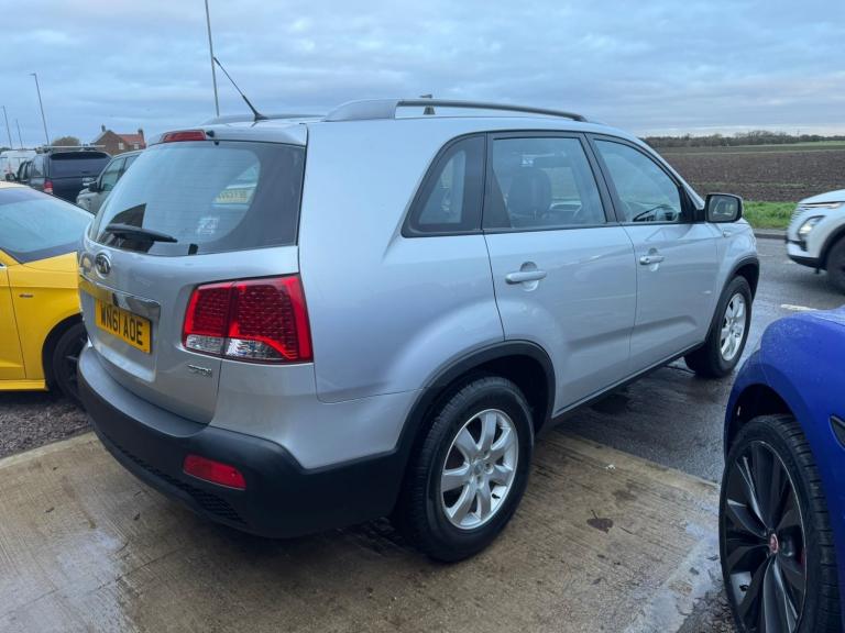 KIA SORENTO 2.2 CRDi 1 Silver Auto Diesel 2011
