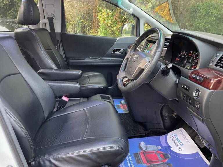 TOYOTA ALPHARD 2.4 2012