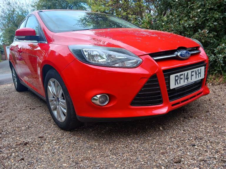 FORD Focus 'Titanium' Navigator Turbo 1.1L Petrol. LOW MILES 58K.   LONG M.O.T .  FULL HISTORY!