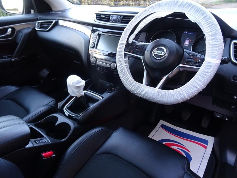2019 Nissan Qashqai 1.3 DiG-T Tekna 5dr **LOW MILEAGE*ONLY 37000 MILES FROM NEW** HATCHBACK Petro...