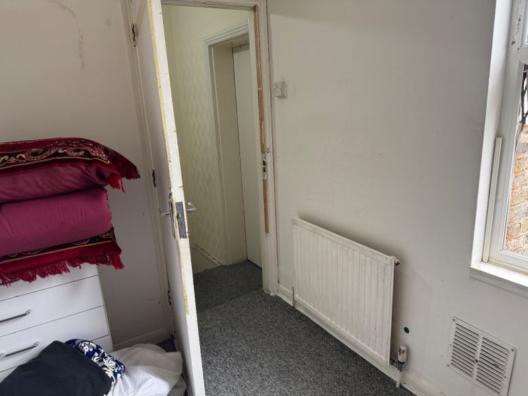 Single Room to let on Lea beige Road E10