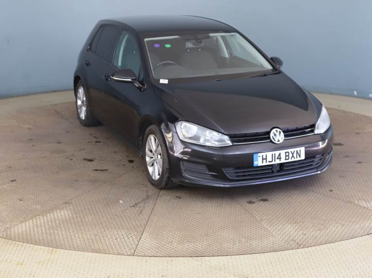 Volkswagen golf 1.6tdi DSG AUTOMATIC bluemotion technology economy model £20 ayear tax FSH 
