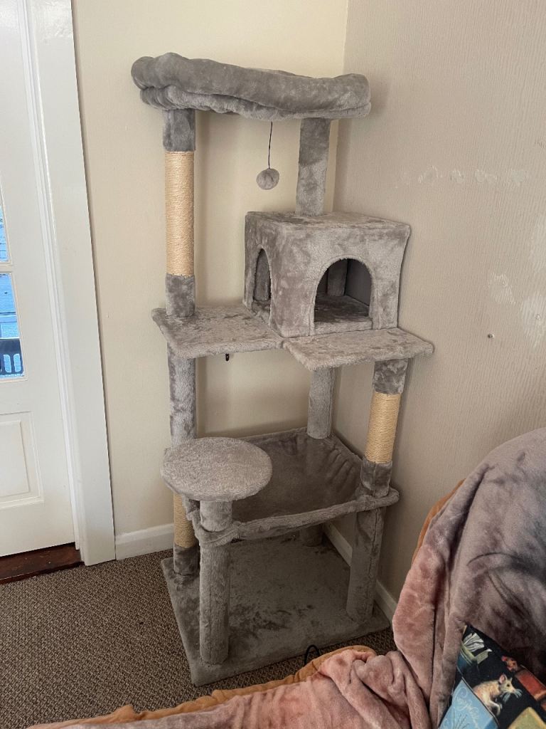 Cat tree
