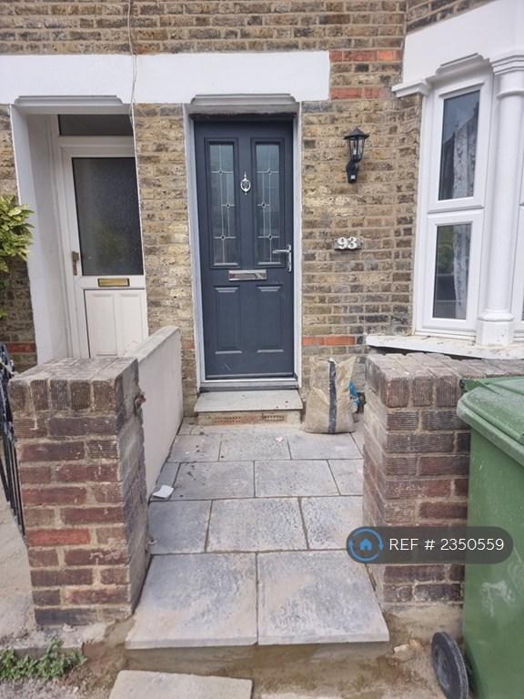 5 bedroom house in Leahurst Road, London, SE13 (5 bed) (#2350559)