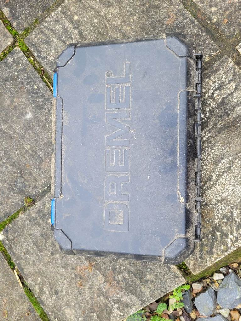 Dremel box with tote tray 
