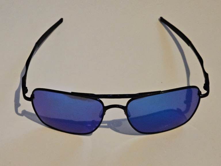 Oakley sunglasses - Deviation black frame blue lenses
