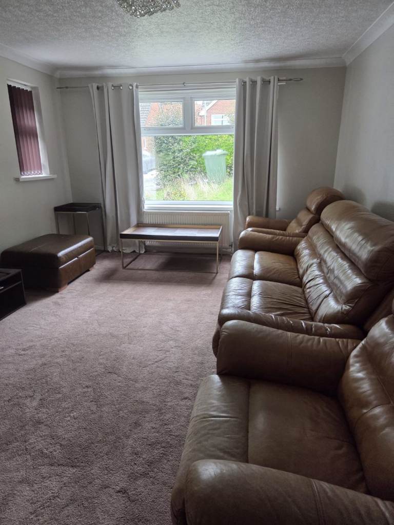 4 bed detached house for rent 