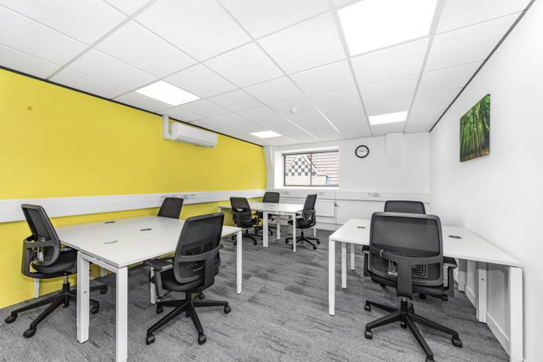 Salisbury - SP1 1EY \ Desk Rental in a Coworking Environment