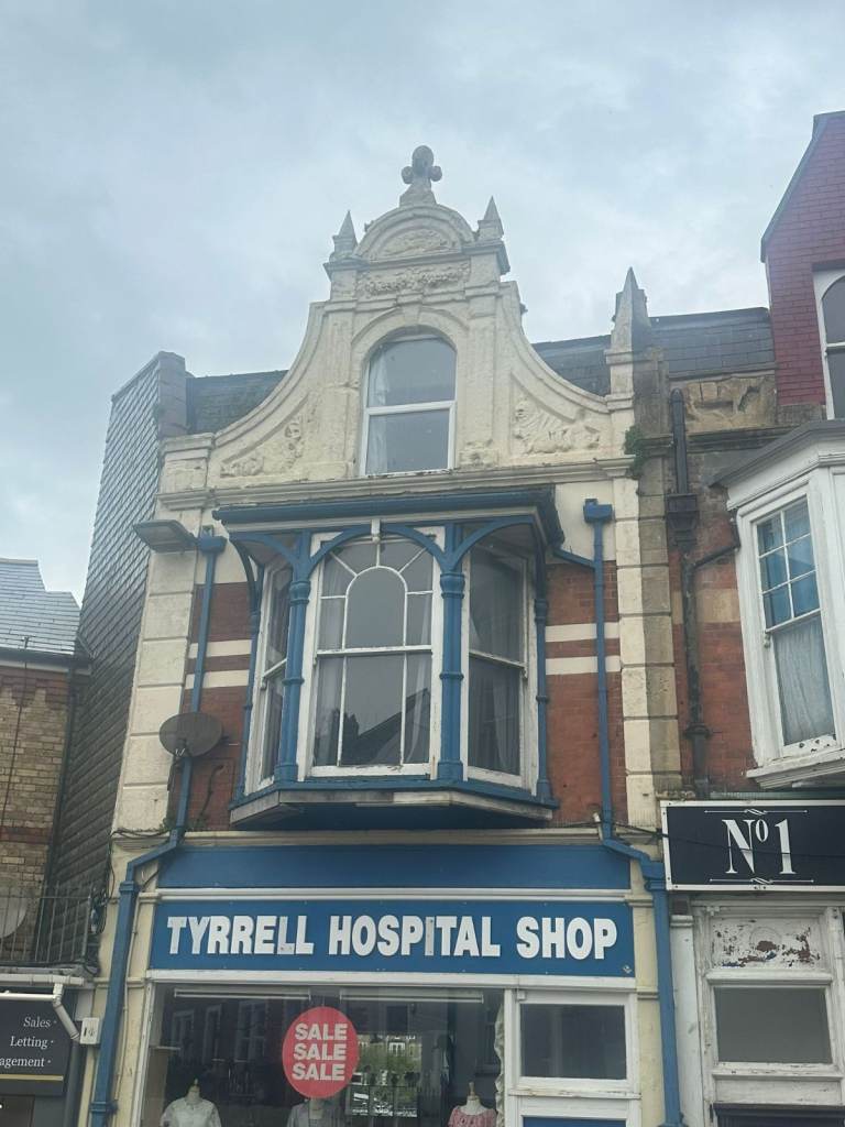Shop for Rent - £125 pw - Church st, Ilfracombe - No Premium - Direct from Landlord - No Extra costs