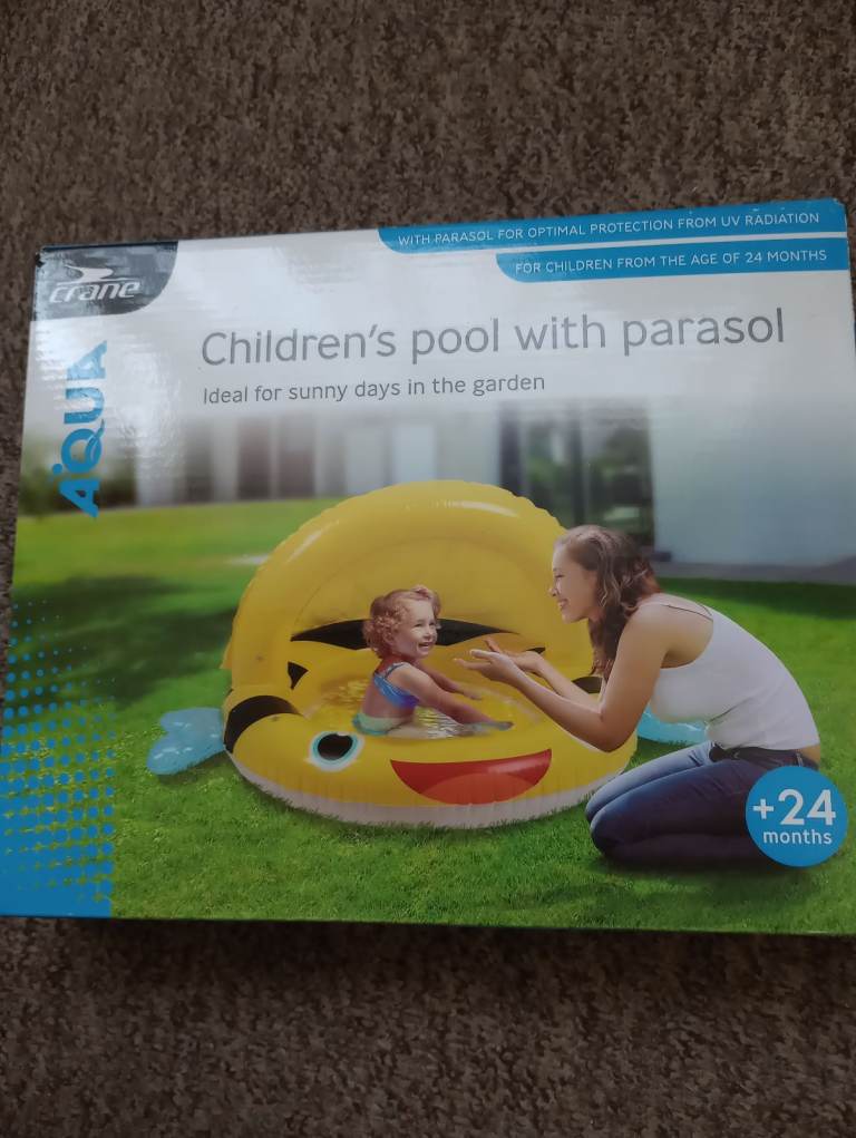 Children's pool with parasol