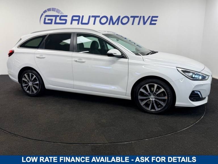 2019 Hyundai i30 TOURER 1.4 TURBO-GDi PREMIUM FIVE DOOR 140 BHP + SAT NAV + REAR CAMERA + HE Esta...