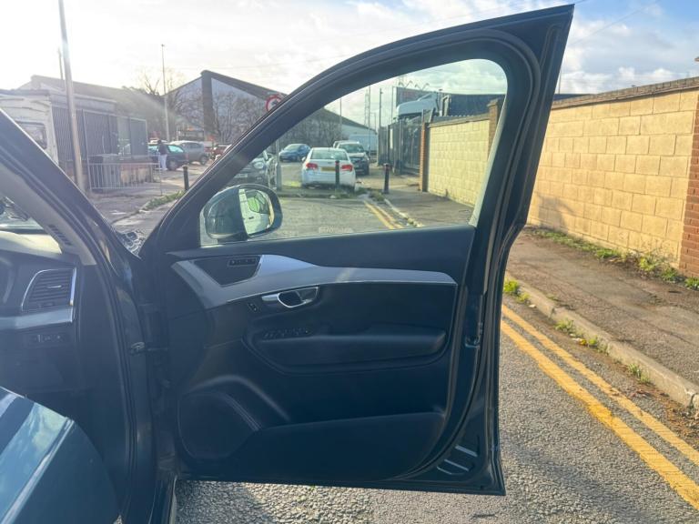 2017 Volvo XC90 2.0 T8 Hybrid Momentum Pro 5dr Geartronic ESTATE PETROL/ELECTRIC Automatic