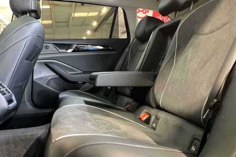 2025 Volkswagen Passat 1.5 eTSI Elegance 5dr DSG ESTATE PETROL Automatic