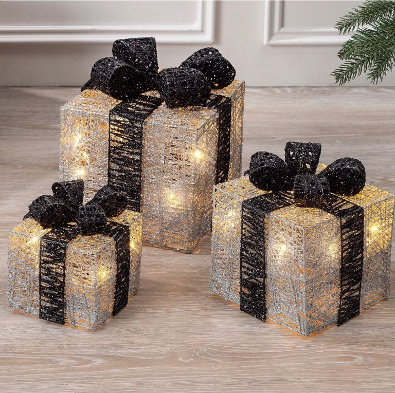 Light up parcels & robins