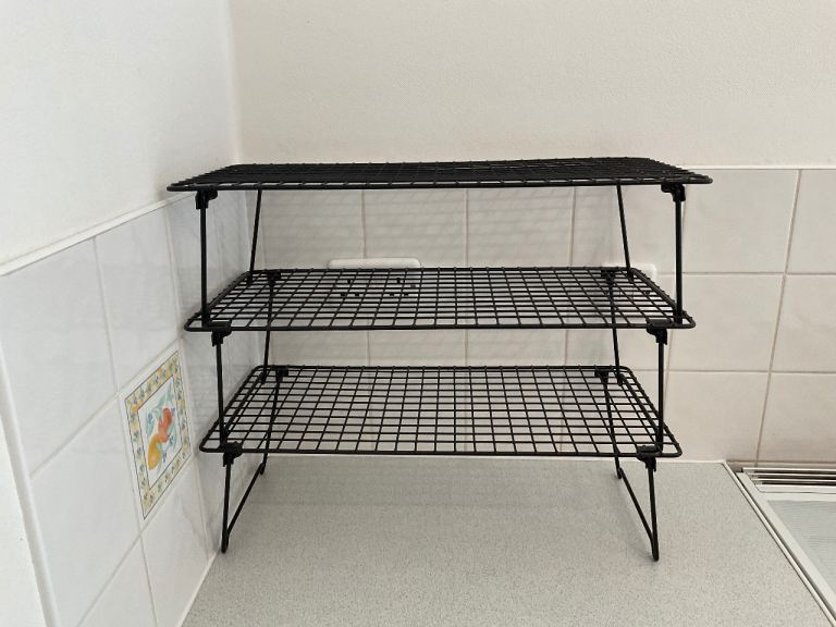 Stackable kitchen metal shelves 