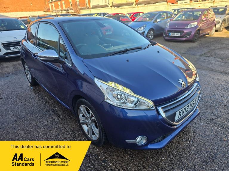 PEUGEOT 208 1.4 VTi Allure 2013