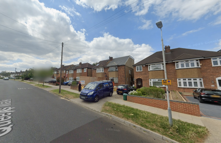 BENEFITS ACCEPTED - Studio Flat Available in Ruislip Hillingdon HA4