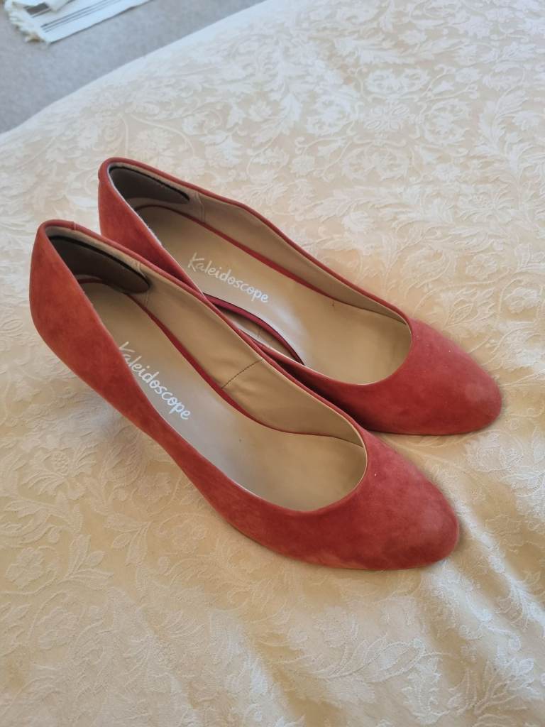 image for New: Ladies high-heel shoes