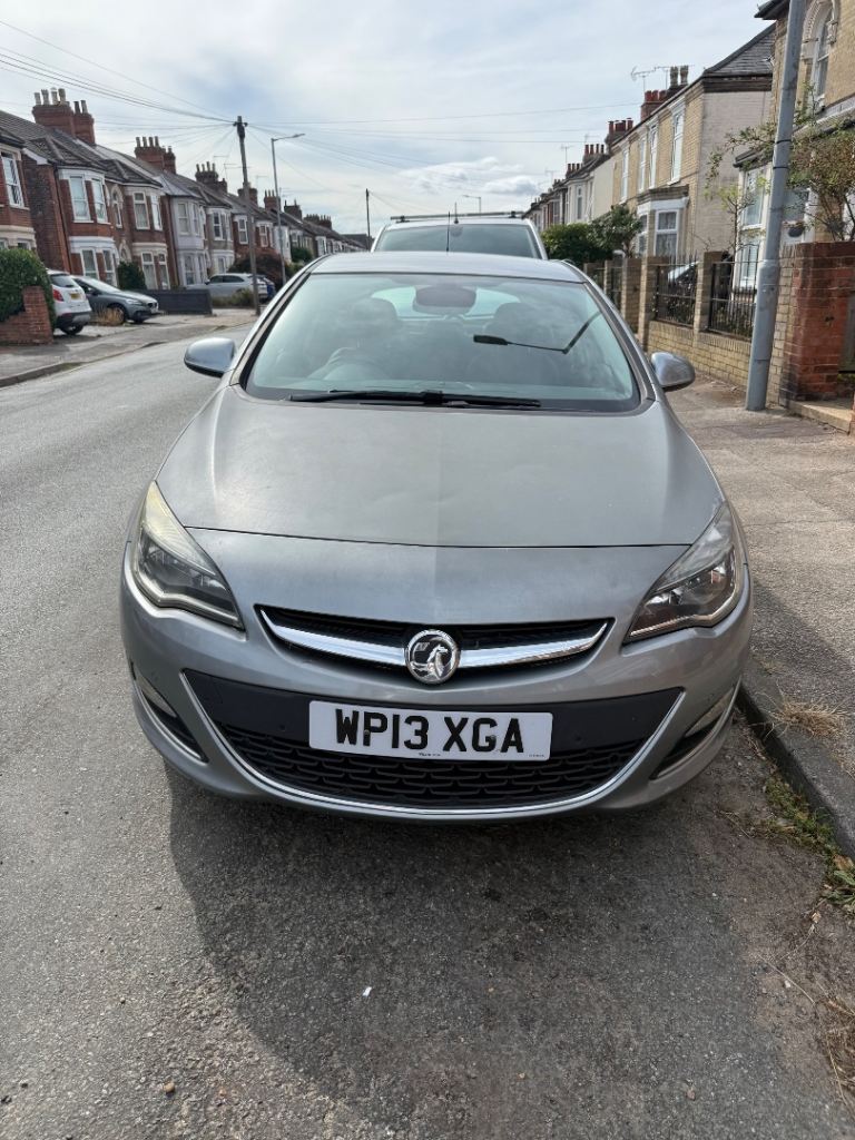 Urgent Sale! Vauxhall, ASTRA, Hatchback, 2013, Manual, 1598 (cc), 5 doors