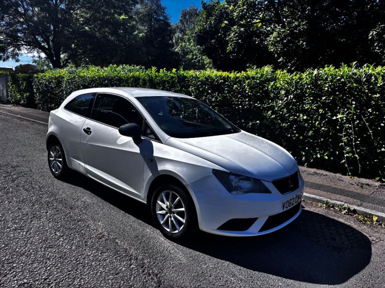 2012 seat Ibiza 1.2 3dr petrol April 27 mot 2 keys