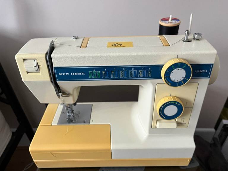 NEW HOME MODEL 346 Sewing Machine