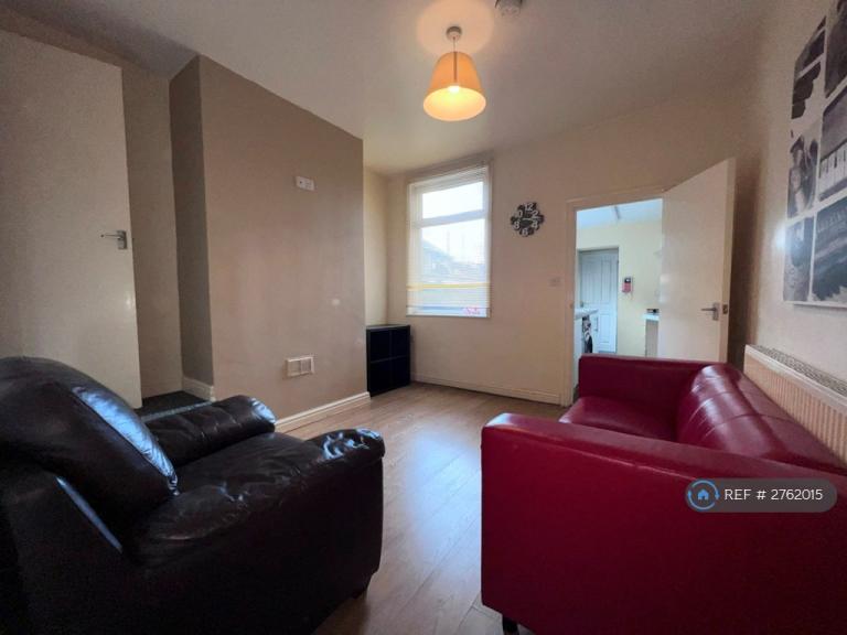 1 bedroom in Broad Street, Newcastle-Under-Lyme, ST5 (#2762015)