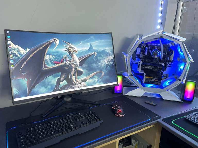 Gaming PC Ryzen 4.2Ghz NVIDIA RTX 5050 2Tb Terabyte SSD 32Gb Ram Keyboard Mouse Speakers WiFi