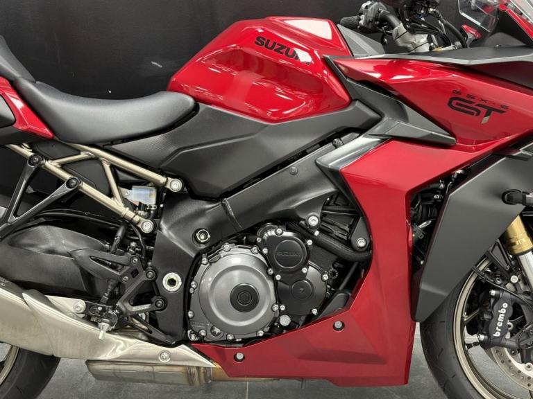 SUZUKI GSXS 1000 GT +