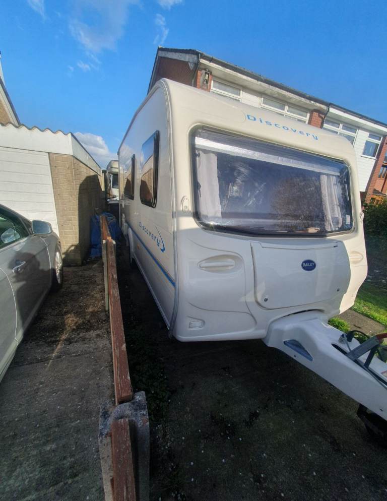 Caravan bailey discovery 200