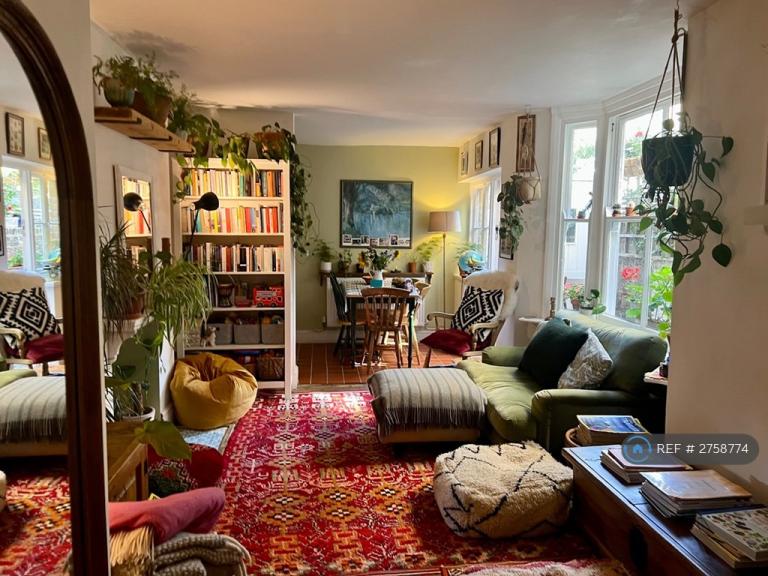 2 bedroom flat in South Island Place, London, SW9 (2 bed) (#2758774)