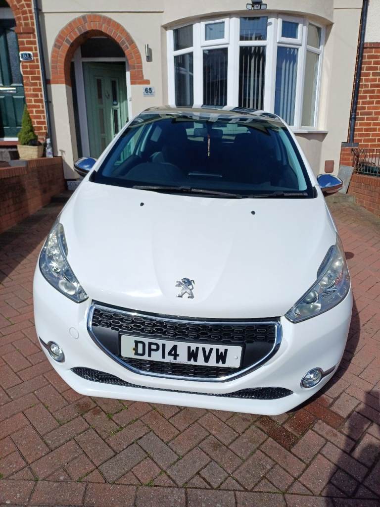 Peugeot 208 style 1.2 puretech 