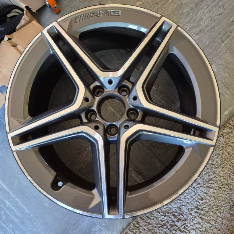 AMG Alloy wheel please read description.
