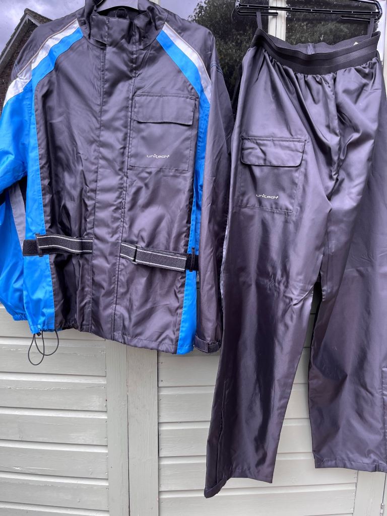 Unitech men’s outdoor blue & black coat size M matching trousers 