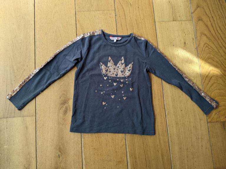 Kids long sleeve t-shirt size 7