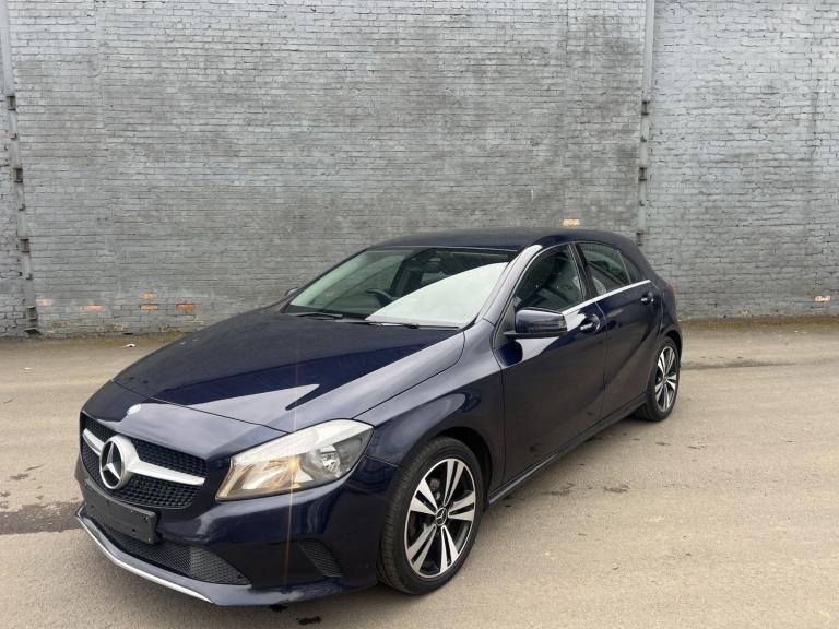 MERCEDES-BENZ A CLASS 1.5 A180d Sport 2016