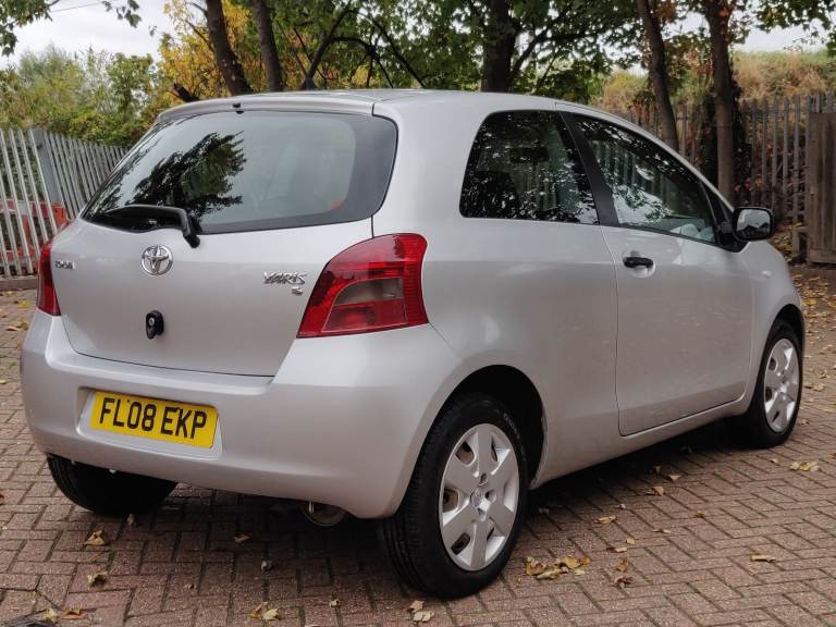 TOYOTA YARIS T2 1.0 VVT-I 2008 08 REG MET SILVER 3 DOORS 5 SPEED MANUAL 132K MILES ULEZ FREE SUPERB