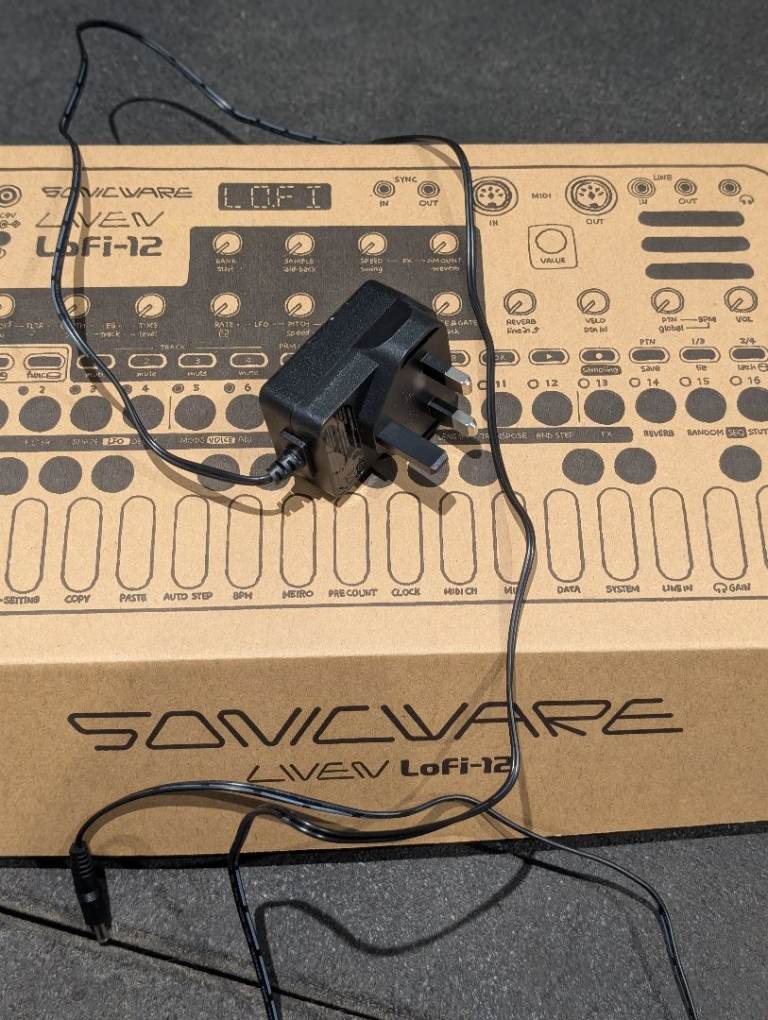 Sonicware LIVEN LoFi-12 Sampler/Sequencer – As New