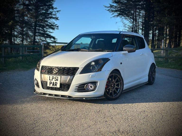 Suzuki, SWIFT, Hatchback, 2015, Manual, 1586 (cc), 3 doors