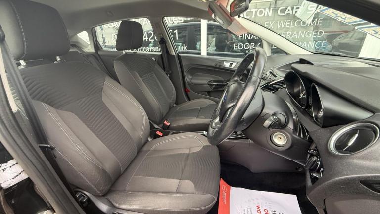 2014 Ford Fiesta 1.6 Zetec Powershift Euro 5 5dr HATCHBACK Petrol Automatic