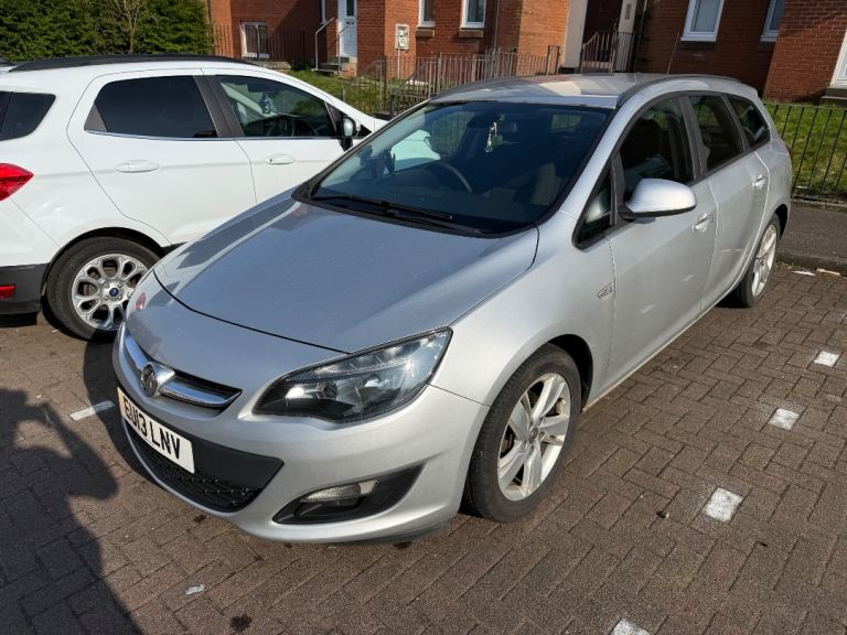 Vauxhall, ASTRA, Estate, 2013, Manual, 1686 (cc), 5 doors