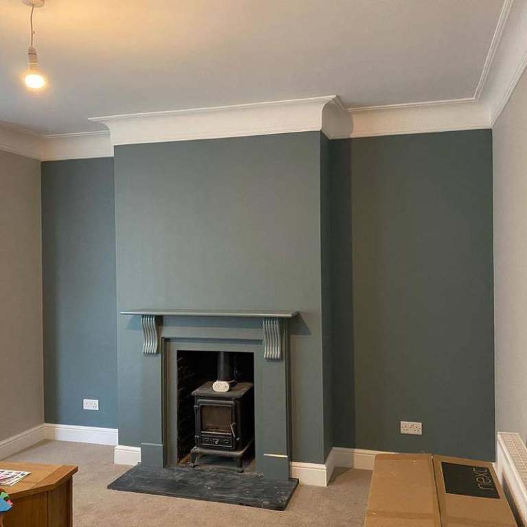 Painting & decorating £10 per hour