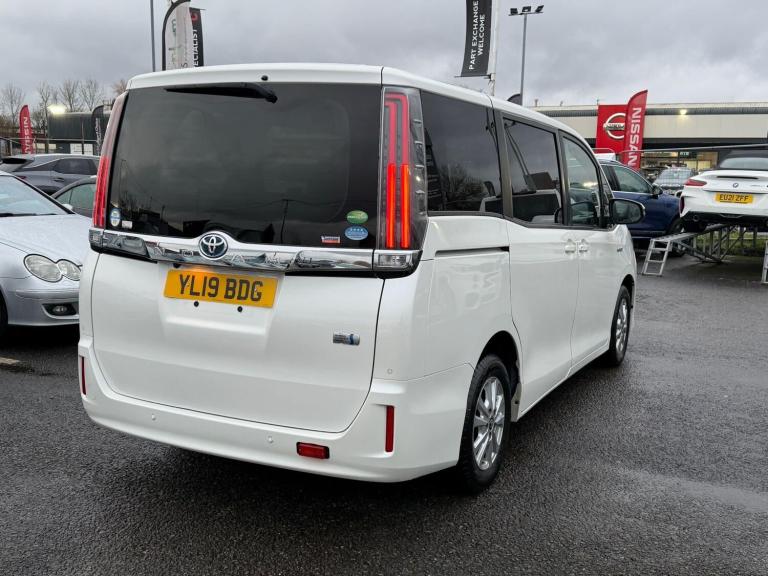  Toyota Noah 1.8 Petrol/Hybrid 7 Seater 5dr Petrol/Electric Hybrid Automatic