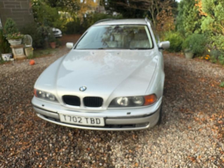 BMW, 528i E39 touring 1999(T) low mileage