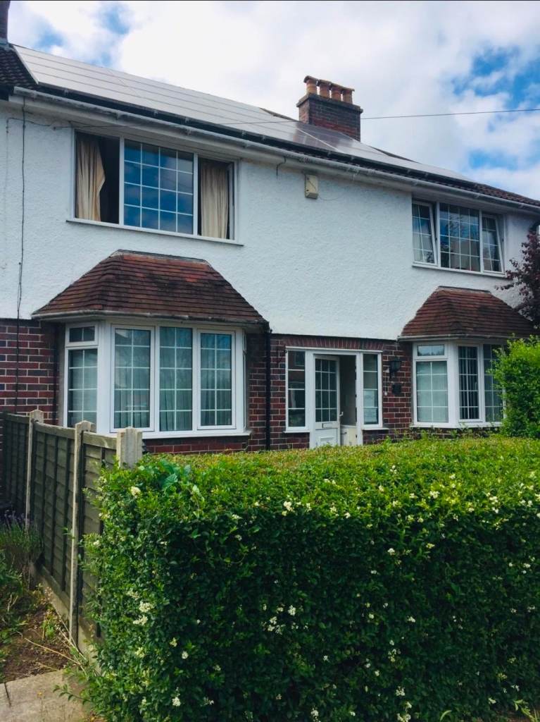 BA9 Area. Beautiful large room in house share ( including all utility bills)
