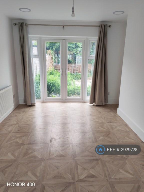 3 bedroom house in Pine Avenue, Manchester, M45 (3 bed) (#2929728)