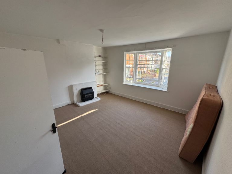 3 bed flat 