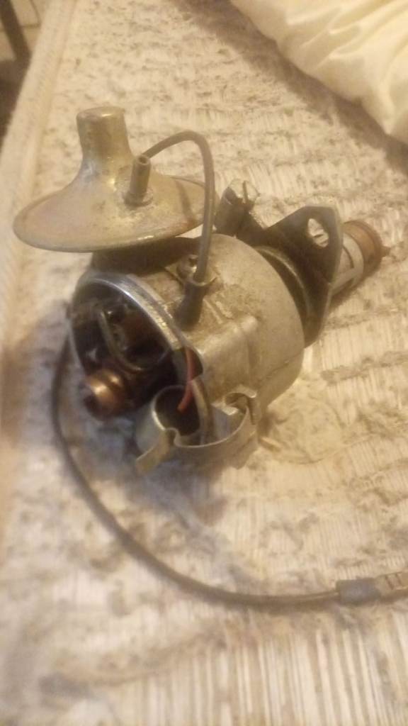 Vintage Car Engine Distributor - USED Condition