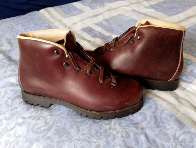 La Robusta Leather Walking Boots