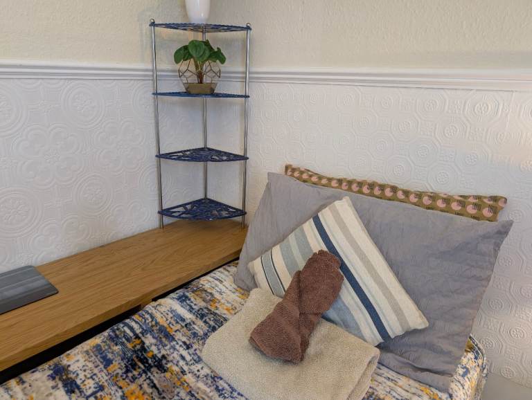 Charming 1-Bedroom City-Centre Flat – Available Now!